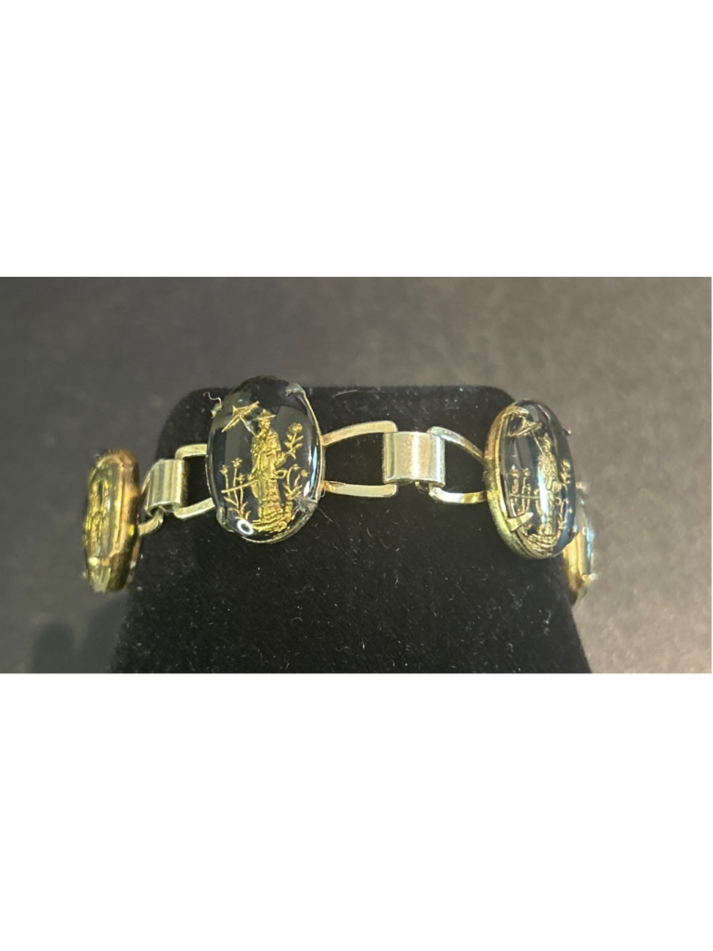 Intricate Chinoiserie Asian Vintage Prong-Set Reverse Carved Intaglio